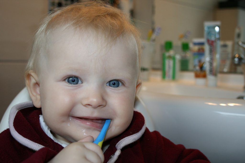 A quel âge commencer à emmener un enfant chez le dentiste ?